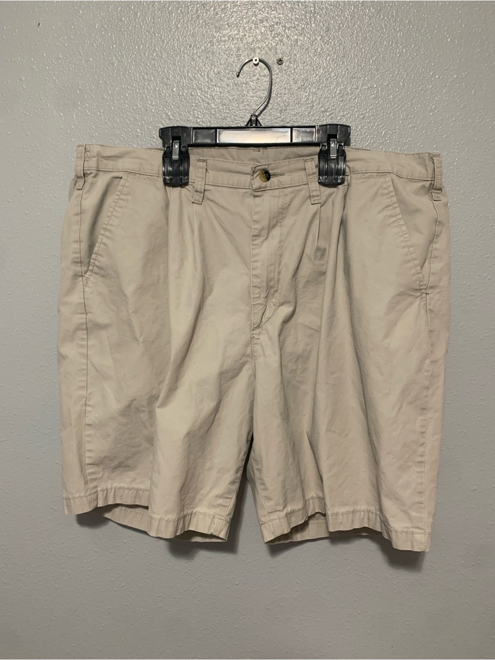Wrangler Men's Light Khaki Flat Front Shorts